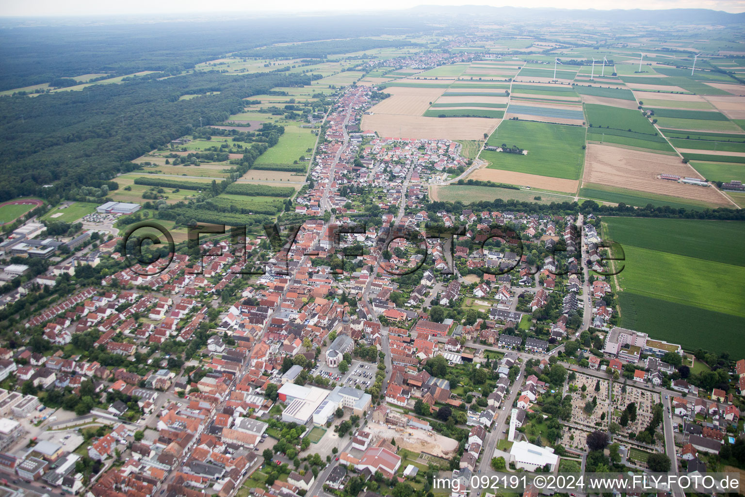 Vue d'oiseau de Kandel dans le département Rhénanie-Palatinat, Allemagne