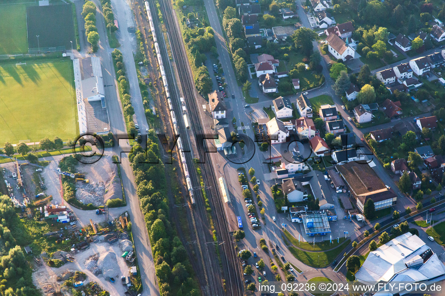 Vue aérienne de Gare de Wilferdingen, Singen à le quartier Singen in Remchingen dans le département Bade-Wurtemberg, Allemagne