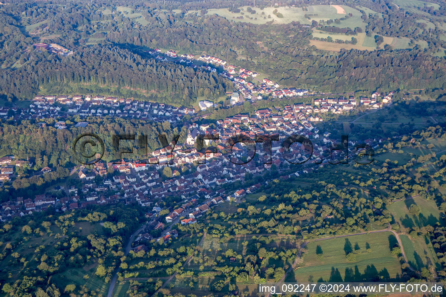 Vue aérienne de Ersingen dans le département Bade-Wurtemberg, Allemagne