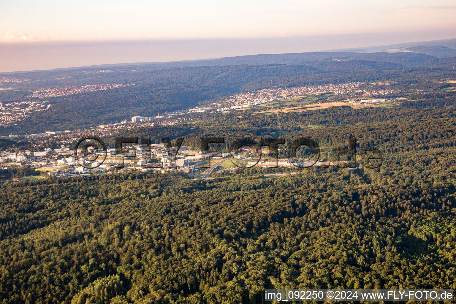 Vue aérienne de Du nord-ouest à Pforzheim dans le département Bade-Wurtemberg, Allemagne