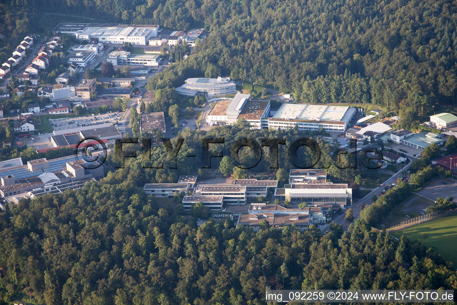 Ispringen dans le département Bade-Wurtemberg, Allemagne vue d'en haut