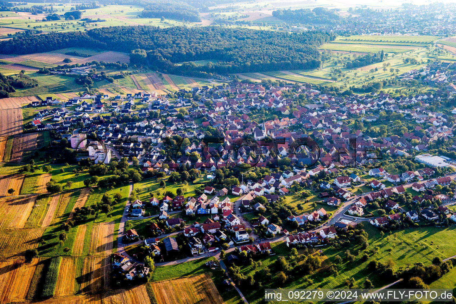 Vue aérienne de Quartier Göbrichen in Neulingen dans le département Bade-Wurtemberg, Allemagne