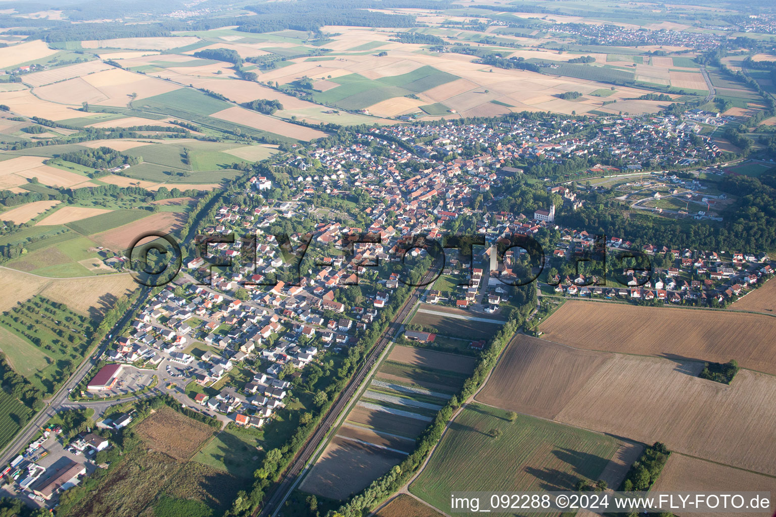 Vue aérienne de Gondelsheim dans le département Bade-Wurtemberg, Allemagne