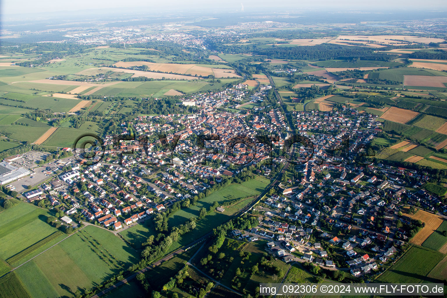 Vue aérienne de Quartier Heidelsheim in Bruchsal dans le département Bade-Wurtemberg, Allemagne