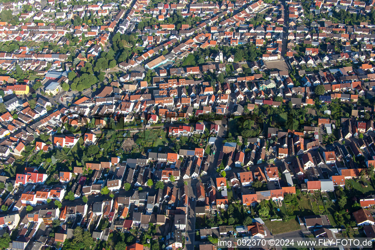 Vue aérienne de Quartier Wiesental in Waghäusel dans le département Bade-Wurtemberg, Allemagne