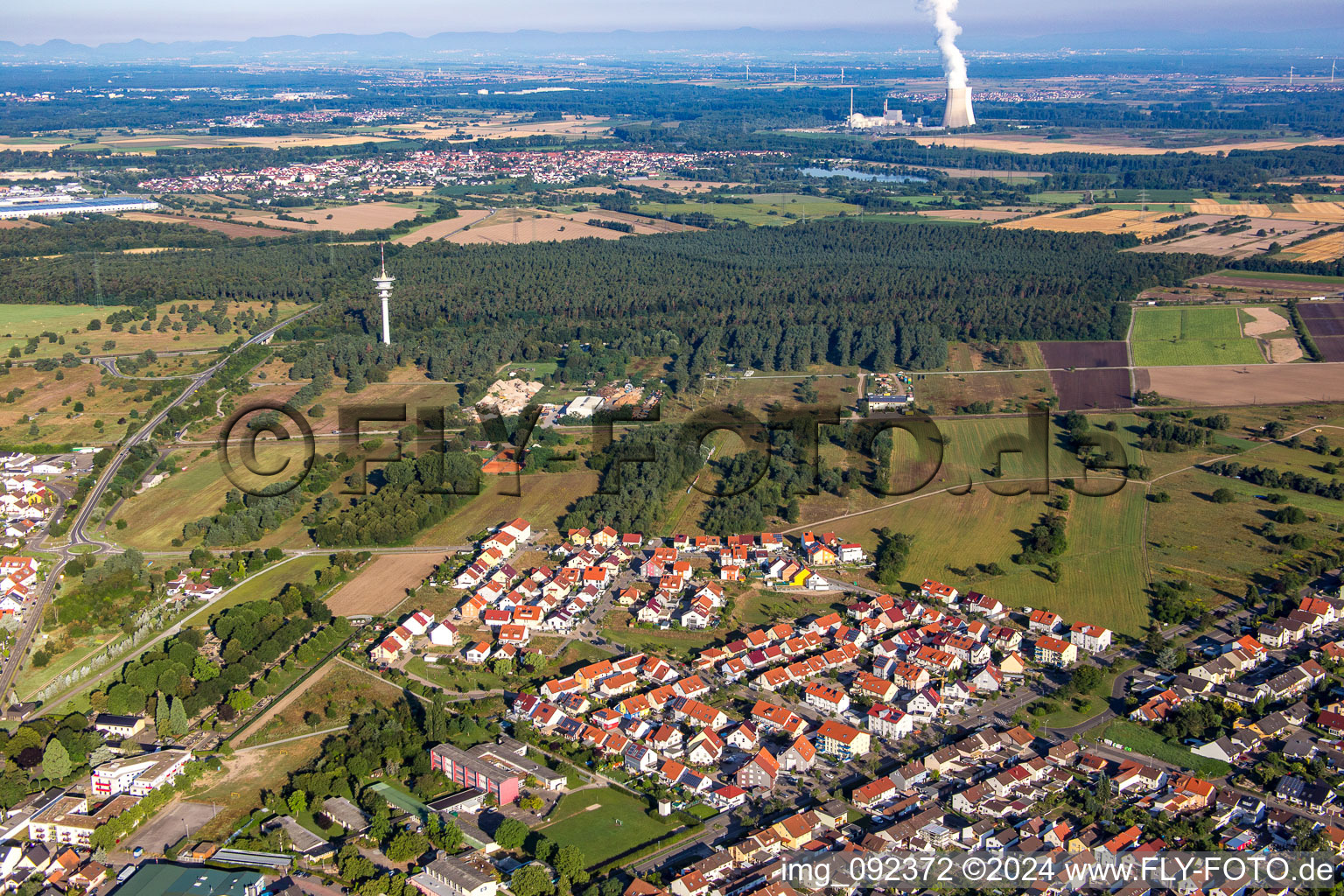 Vue aérienne de Montessoristr à le quartier Wiesental in Waghäusel dans le département Bade-Wurtemberg, Allemagne