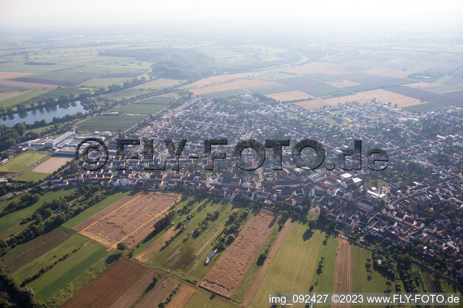 Vue aérienne de Altlußheim dans le département Bade-Wurtemberg, Allemagne