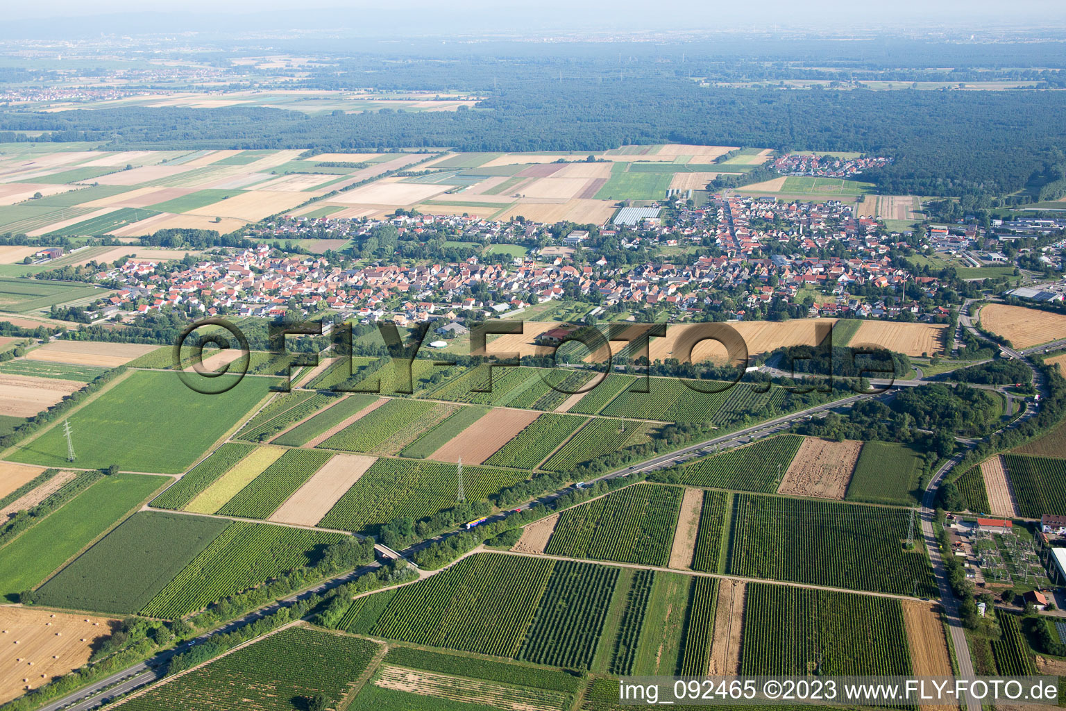 Photographie aérienne de Schwegenheim dans le département Rhénanie-Palatinat, Allemagne