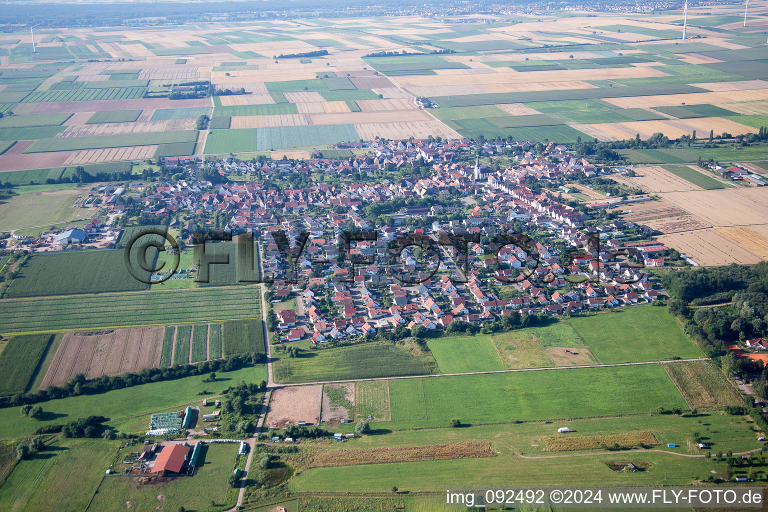 Quartier Ottersheim in Ottersheim bei Landau dans le département Rhénanie-Palatinat, Allemagne du point de vue du drone