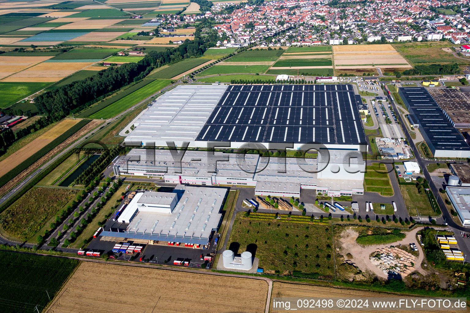Vue aérienne de Locaux de l'usine Prowell GmbH à Offenbach an der Queich dans le département Rhénanie-Palatinat, Allemagne