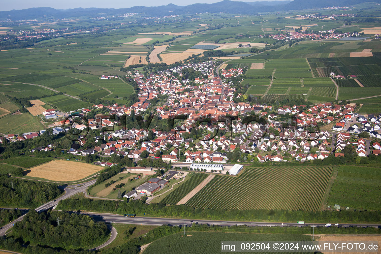 Enregistrement par drone de Insheim dans le département Rhénanie-Palatinat, Allemagne