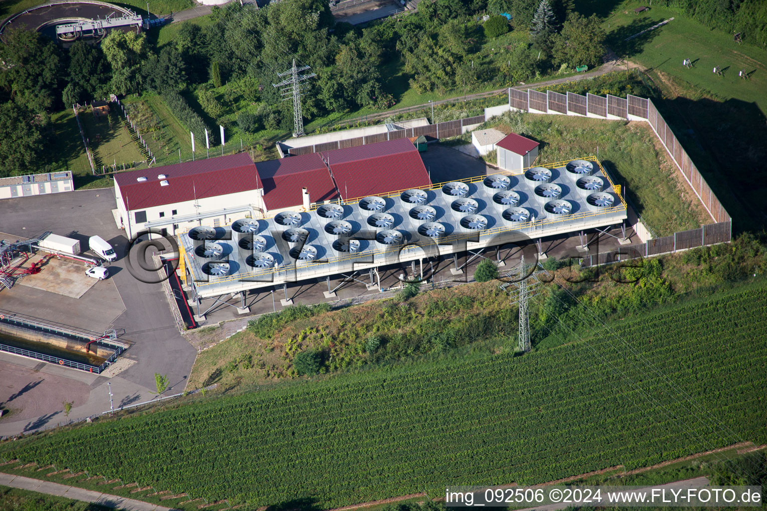 Insheim dans le département Rhénanie-Palatinat, Allemagne du point de vue du drone