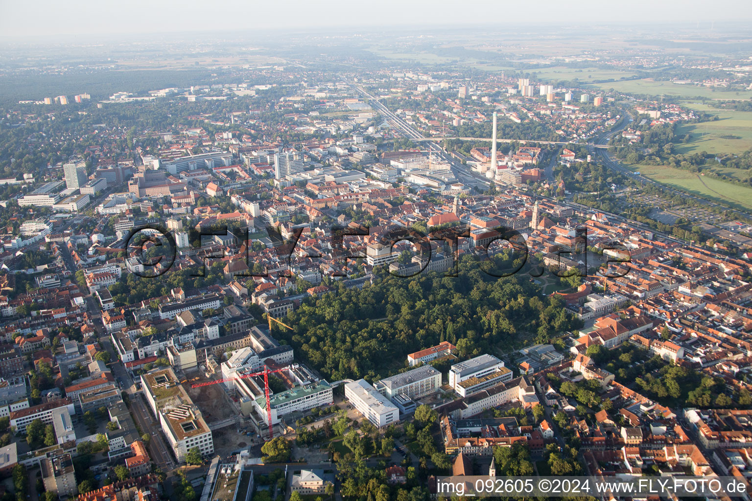 Vue aérienne de Jardin du château Erlangen à le quartier Markgrafenstadt in Erlangen dans le département Bavière, Allemagne