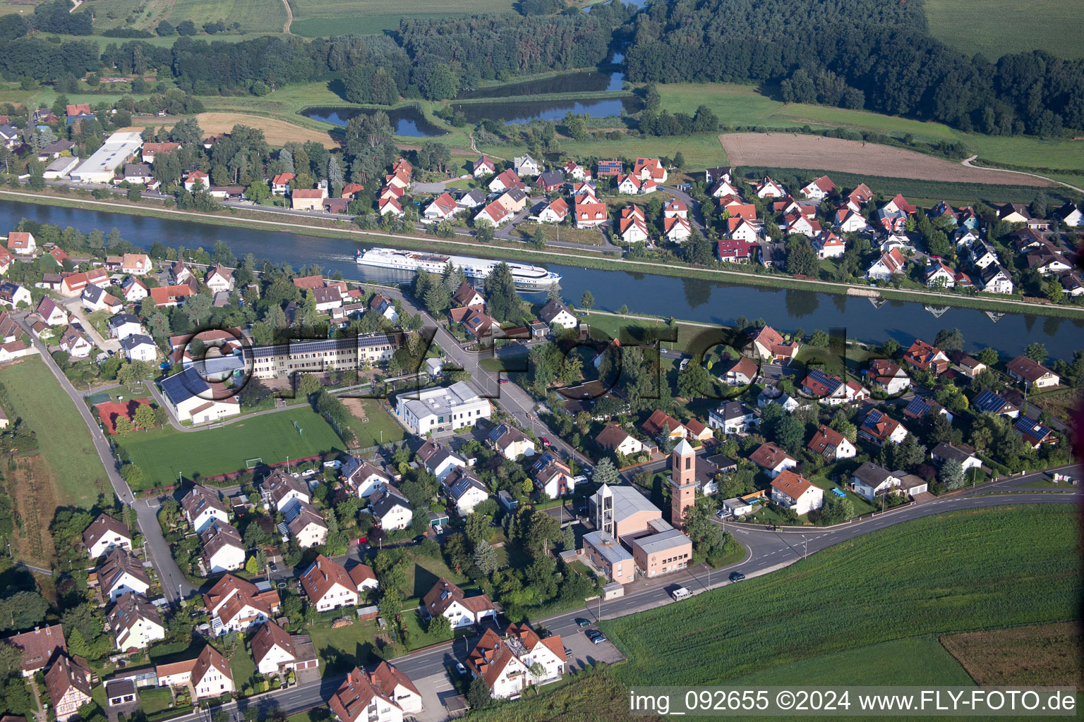 Vue aérienne de Möhrendorf dans le département Bavière, Allemagne