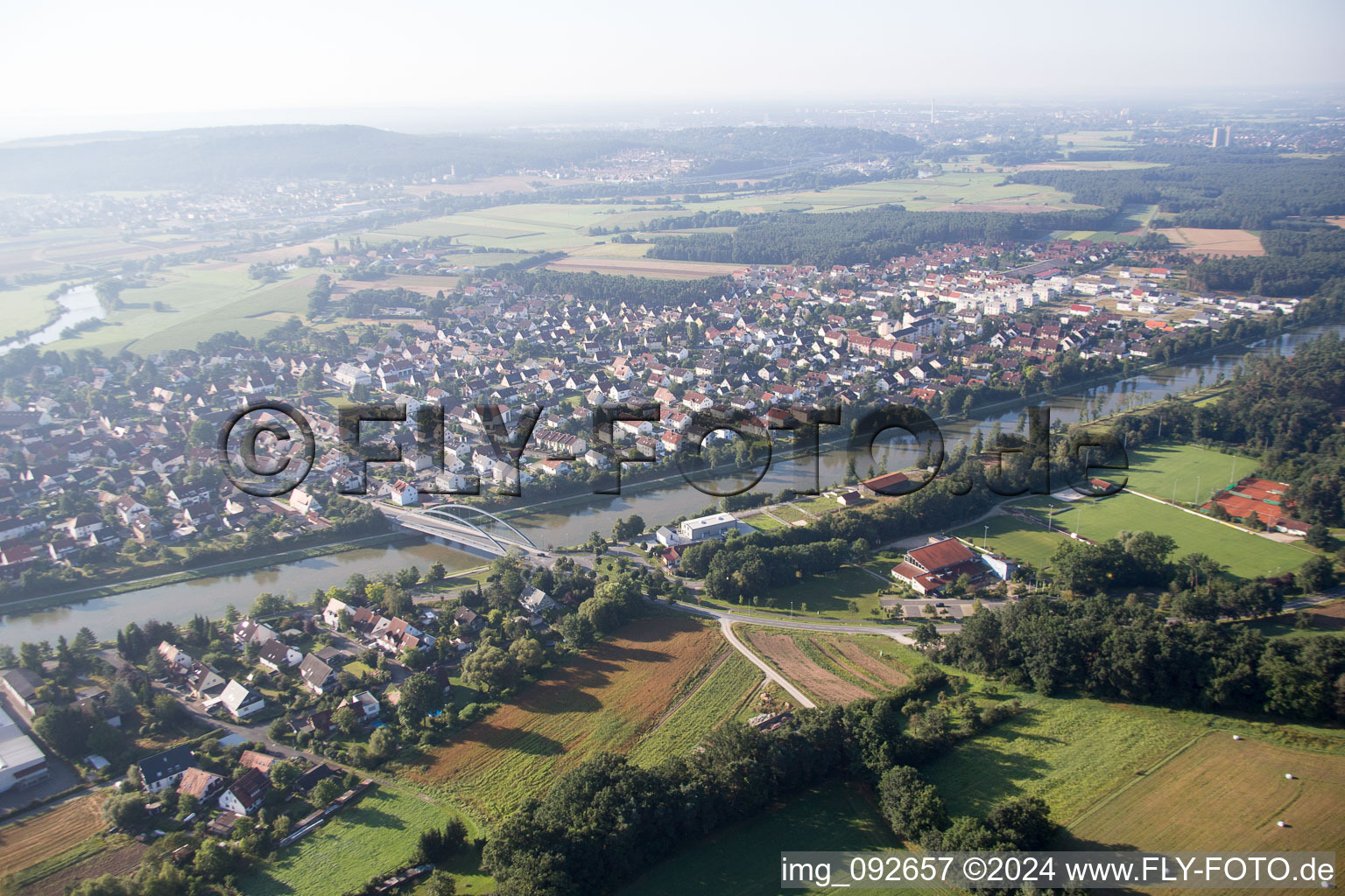 Vue oblique de Möhrendorf dans le département Bavière, Allemagne