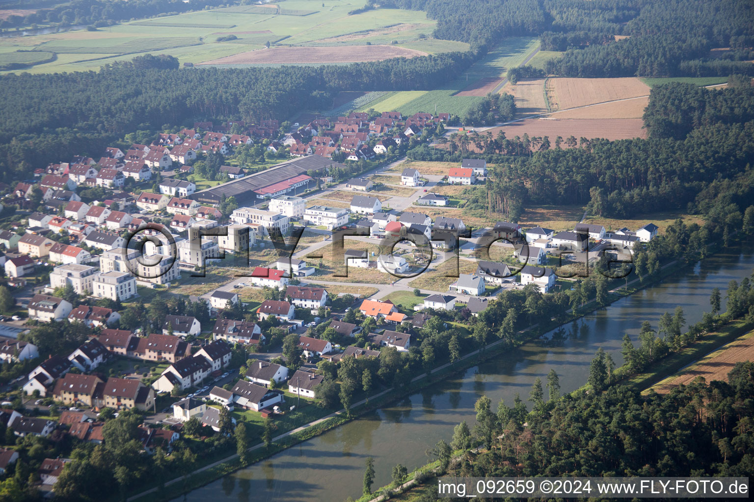 Vue aérienne de Quartier Oberndorf in Möhrendorf dans le département Bavière, Allemagne