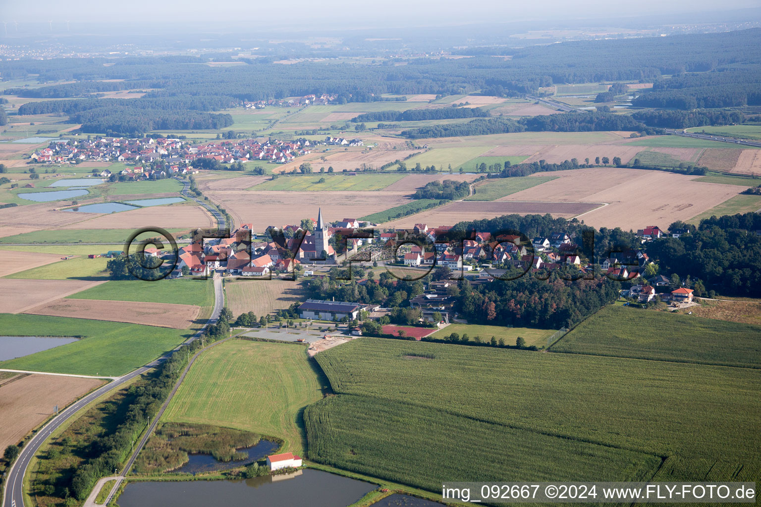 Vue aérienne de Hannberg dans le département Bavière, Allemagne