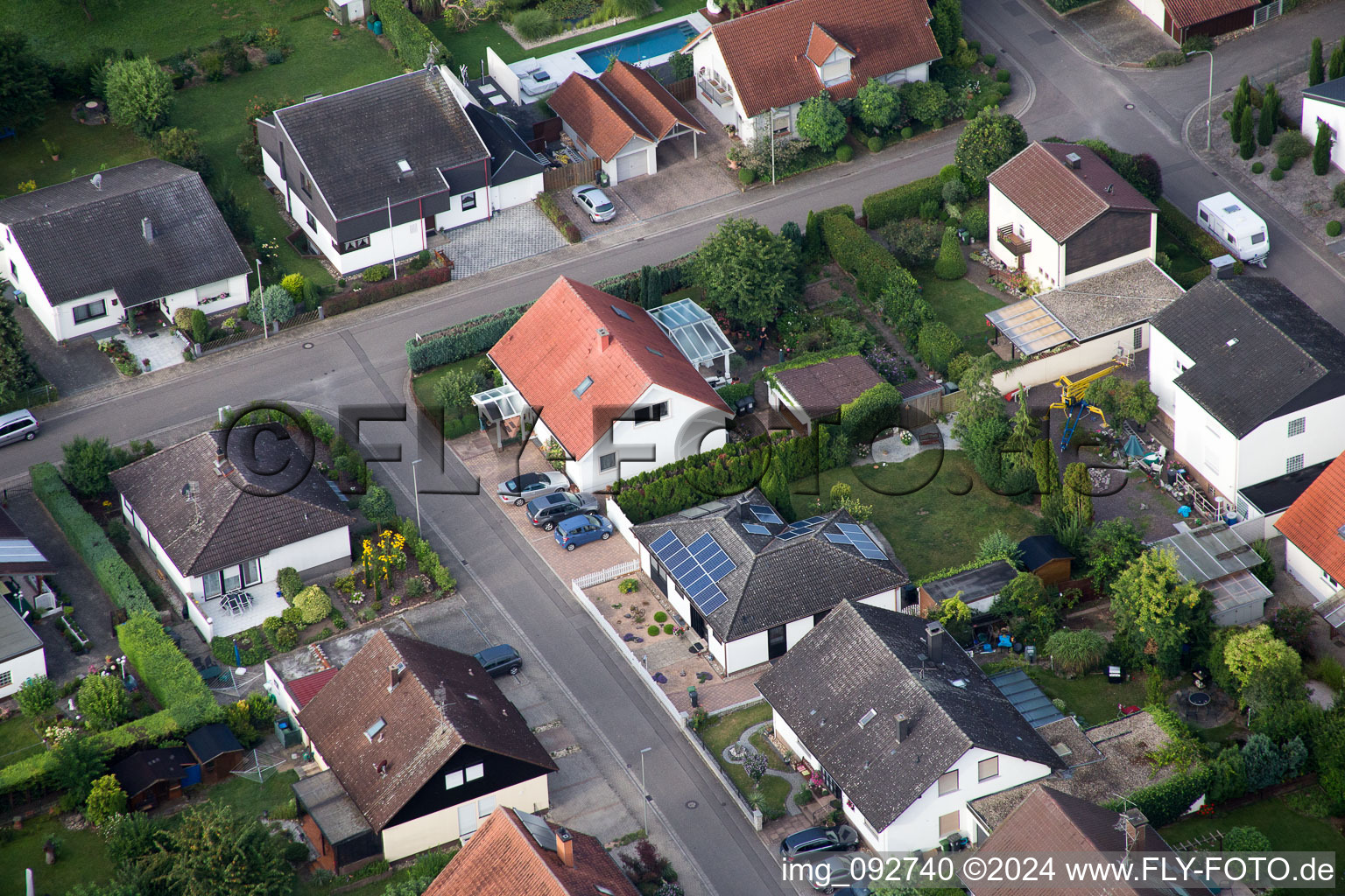 Maxburgstr à le quartier Billigheim in Billigheim-Ingenheim dans le département Rhénanie-Palatinat, Allemagne vue d'en haut