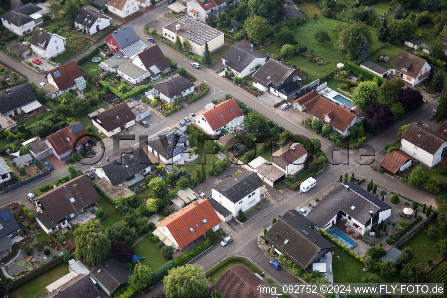 Image drone de Maxburgstr à le quartier Billigheim in Billigheim-Ingenheim dans le département Rhénanie-Palatinat, Allemagne