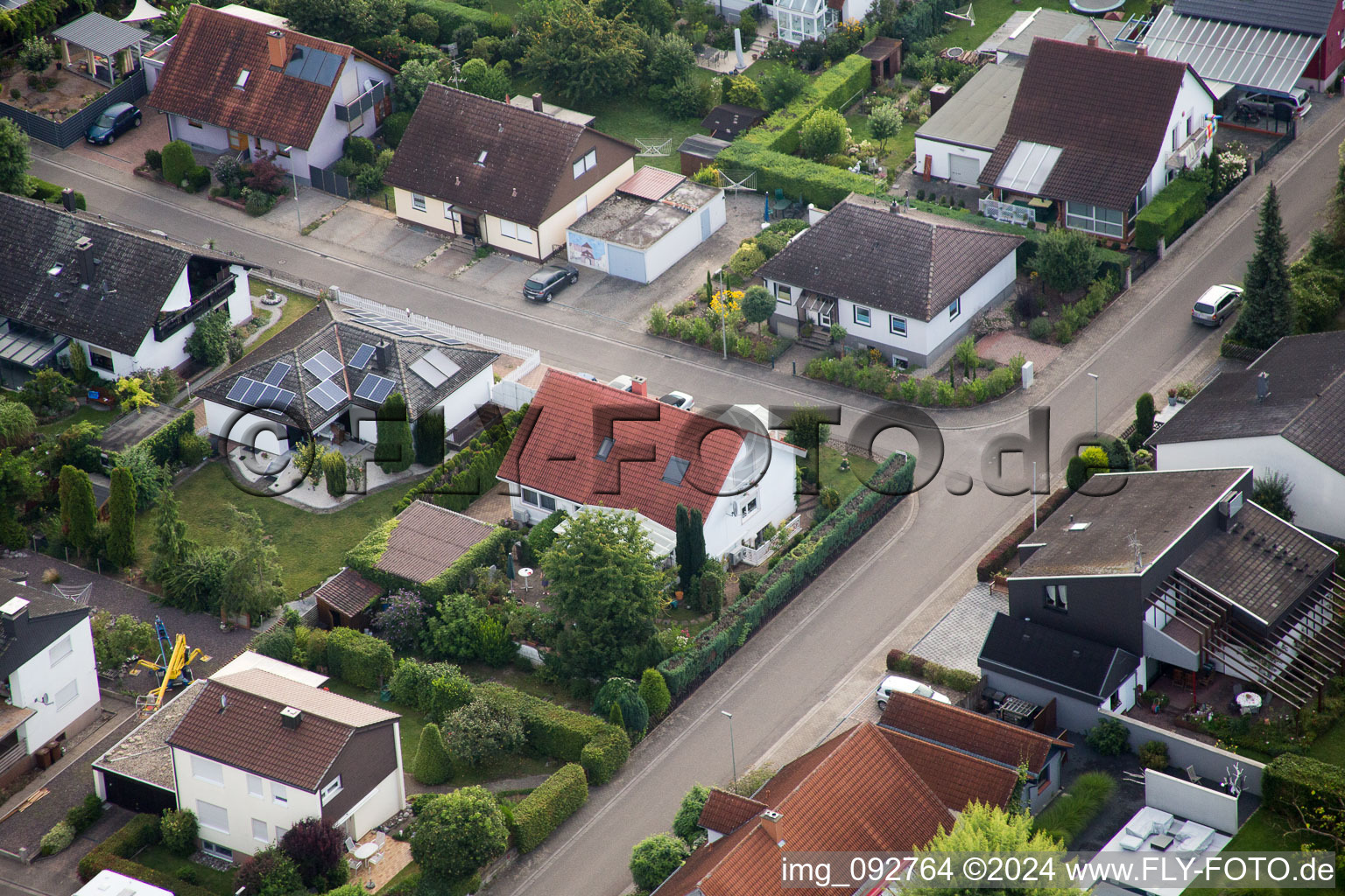 Maxburgstr à le quartier Billigheim in Billigheim-Ingenheim dans le département Rhénanie-Palatinat, Allemagne d'un drone