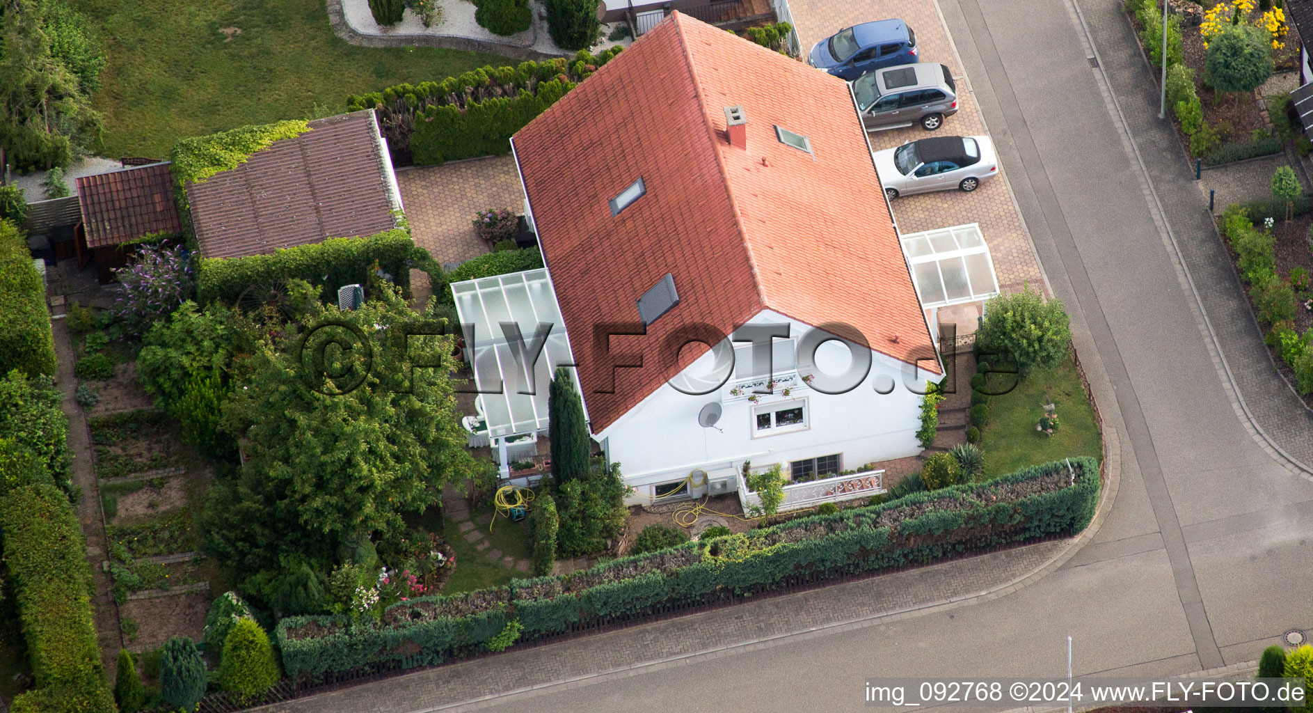 Vue aérienne de Maxburgstr à le quartier Billigheim in Billigheim-Ingenheim dans le département Rhénanie-Palatinat, Allemagne