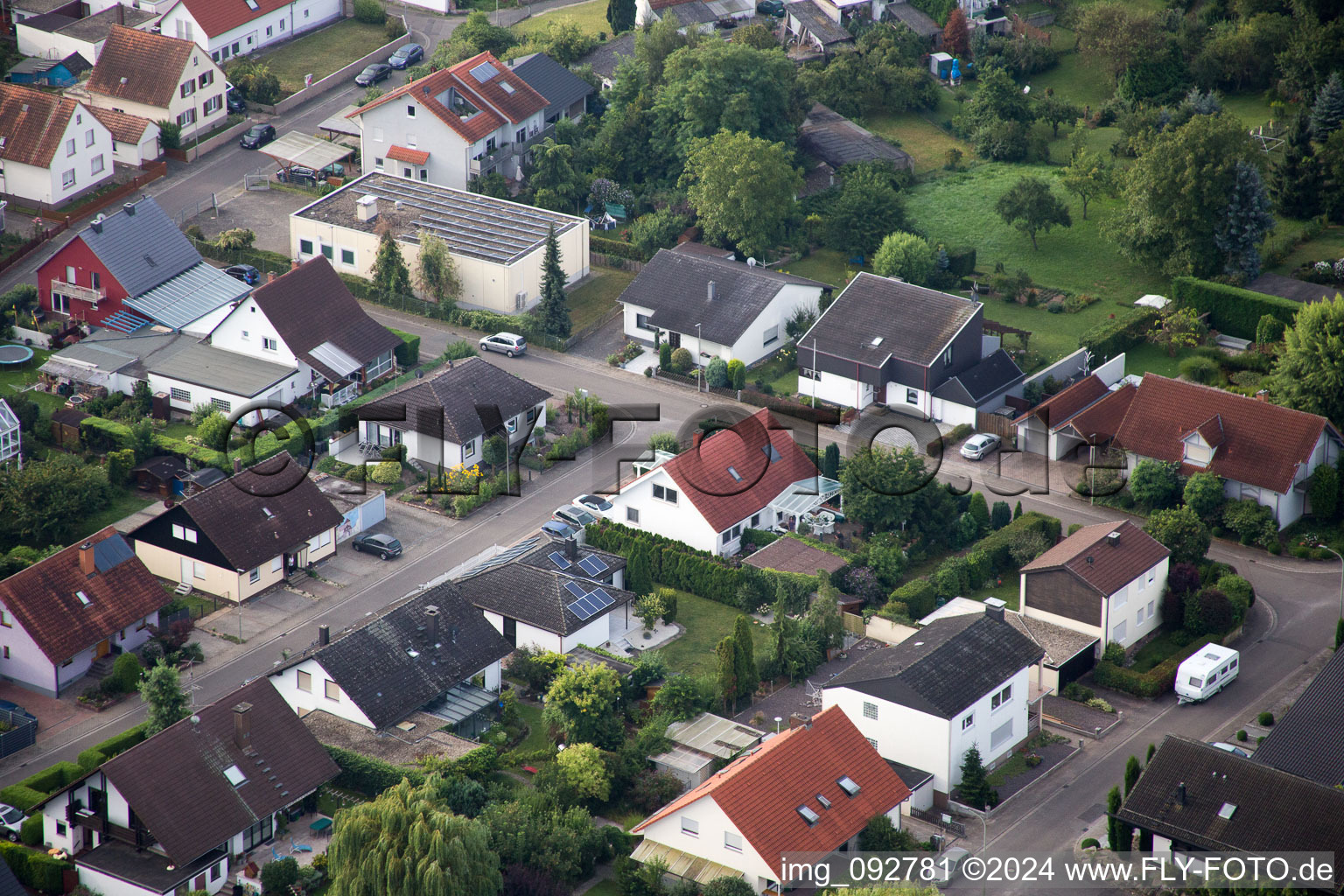 Maxburgstr à le quartier Billigheim in Billigheim-Ingenheim dans le département Rhénanie-Palatinat, Allemagne hors des airs