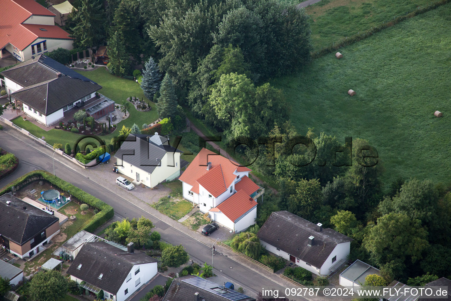 Quartier Billigheim in Billigheim-Ingenheim dans le département Rhénanie-Palatinat, Allemagne vue du ciel