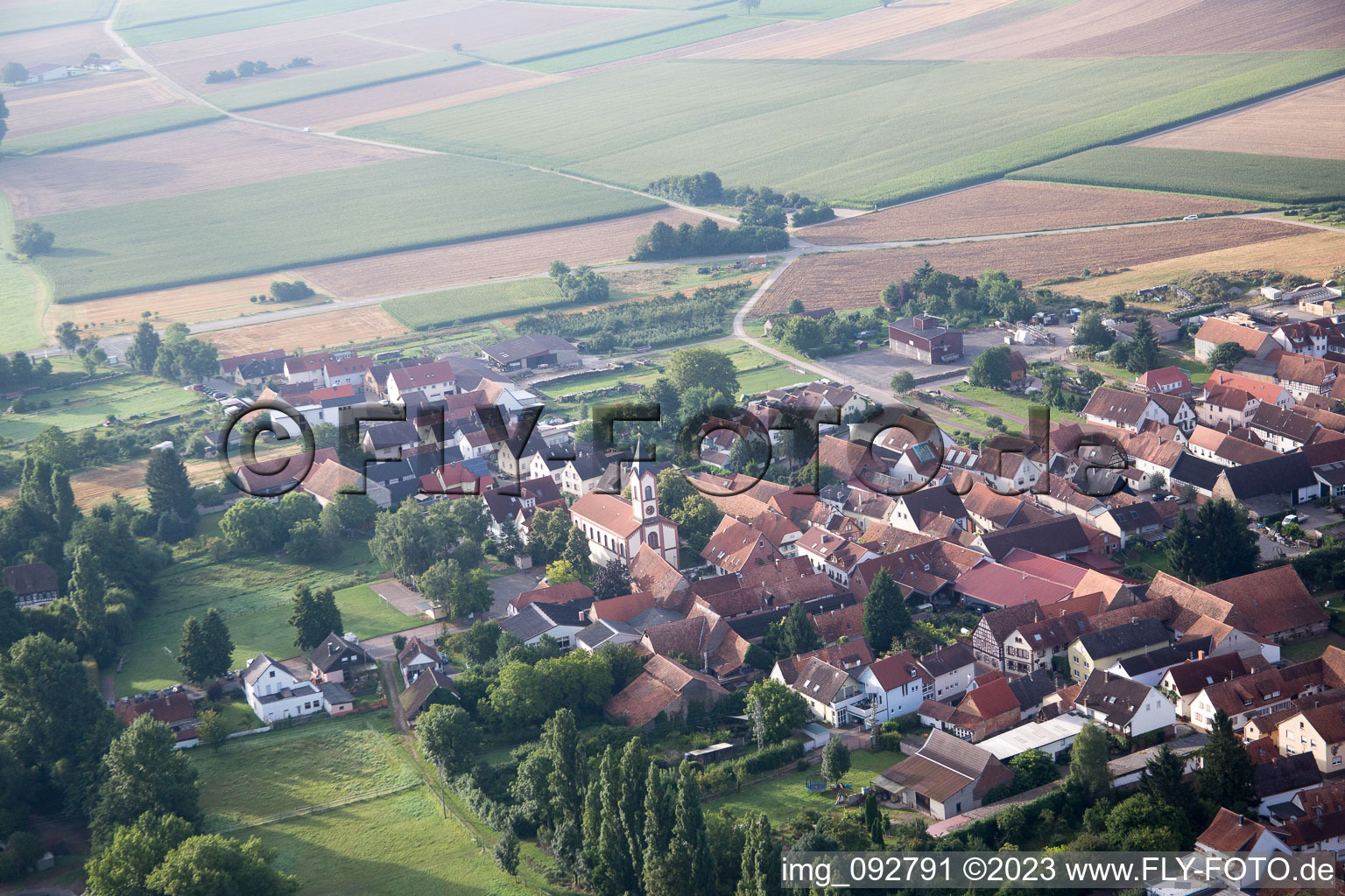 Enregistrement par drone de Quartier Mühlhofen in Billigheim-Ingenheim dans le département Rhénanie-Palatinat, Allemagne