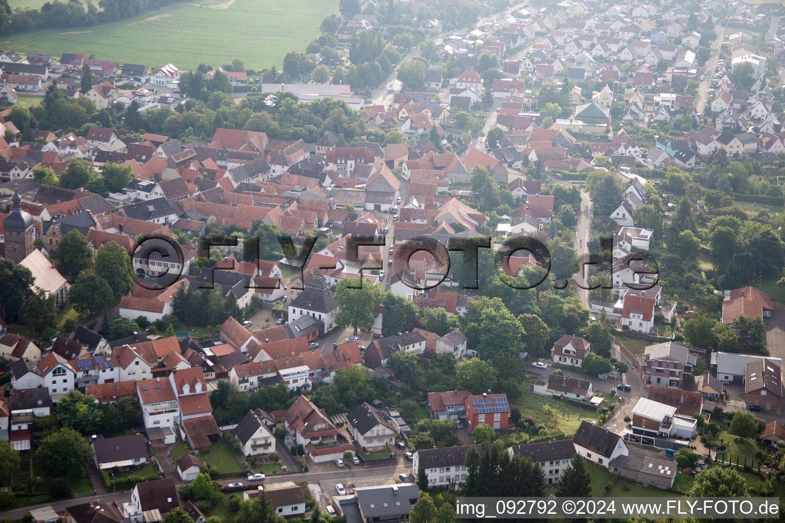 Enregistrement par drone de Quartier Billigheim in Billigheim-Ingenheim dans le département Rhénanie-Palatinat, Allemagne