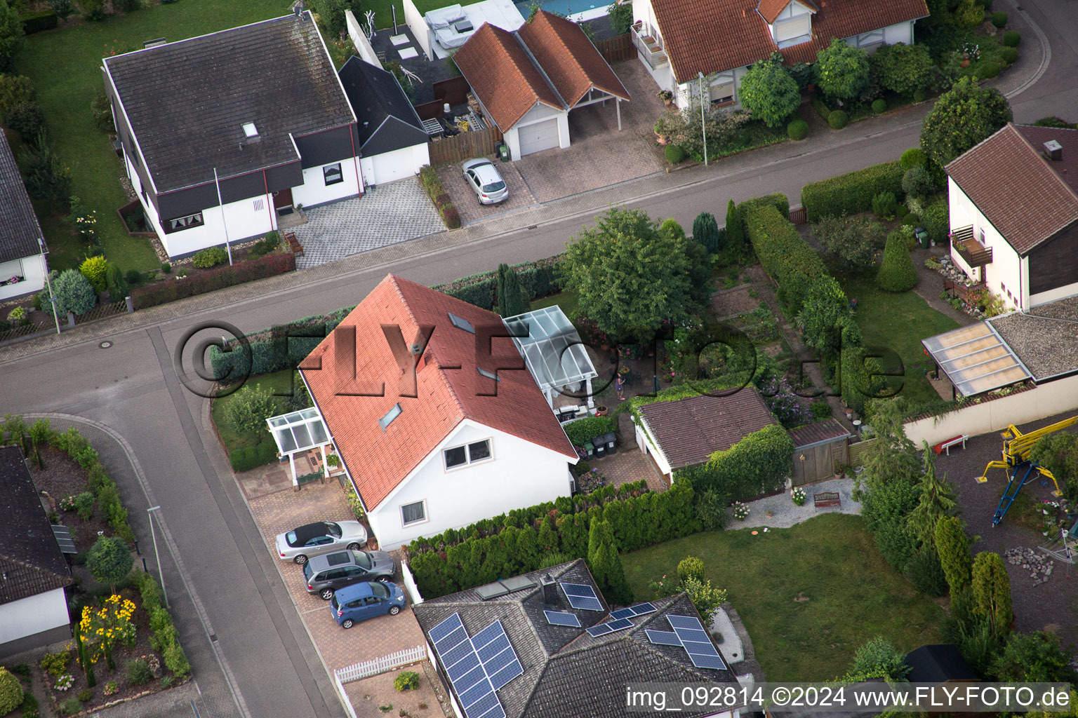 Maxburgstr à le quartier Billigheim in Billigheim-Ingenheim dans le département Rhénanie-Palatinat, Allemagne d'un drone