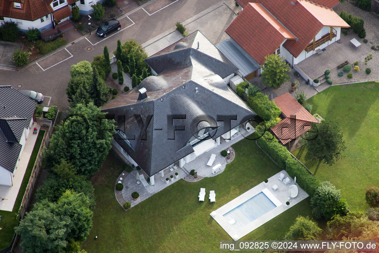 Rohrbach dans le département Rhénanie-Palatinat, Allemagne du point de vue du drone