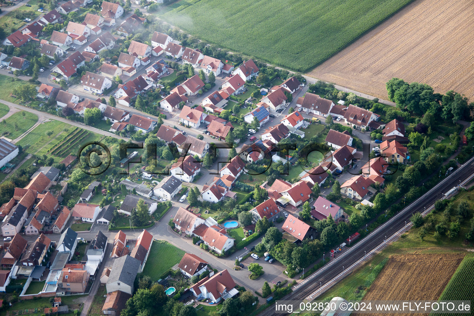 Vue oblique de Steinweiler dans le département Rhénanie-Palatinat, Allemagne