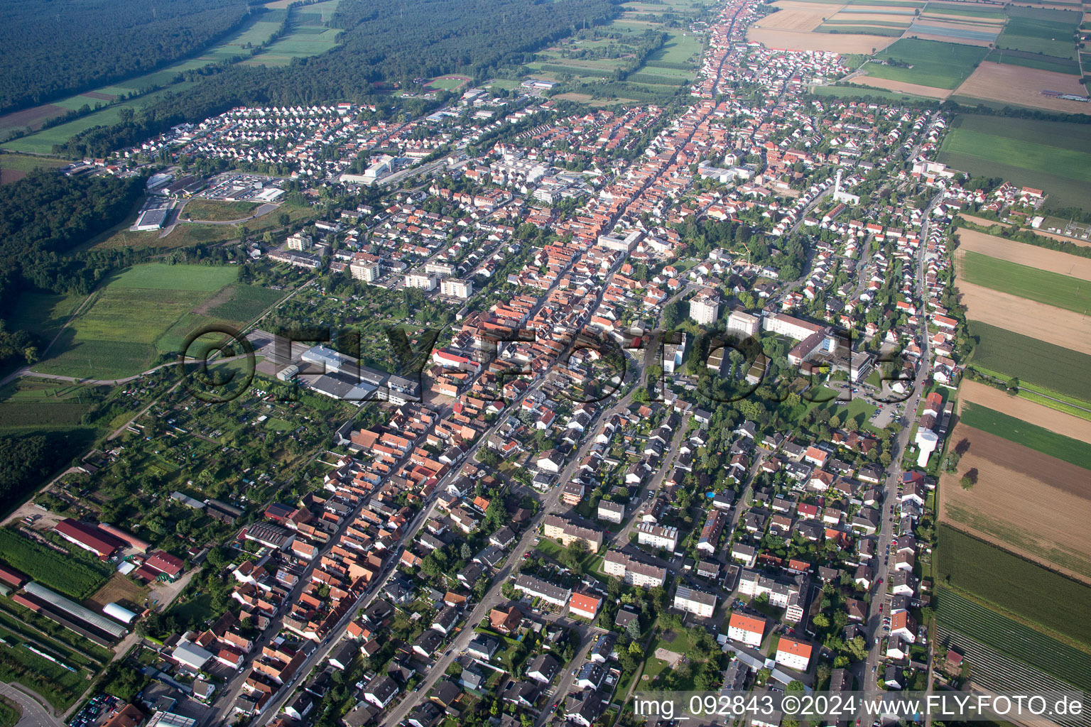 Kandel dans le département Rhénanie-Palatinat, Allemagne vue du ciel