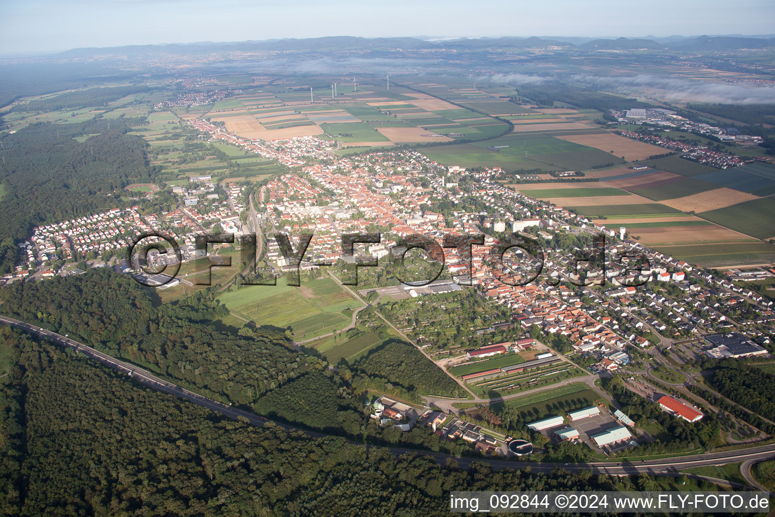 Enregistrement par drone de Kandel dans le département Rhénanie-Palatinat, Allemagne