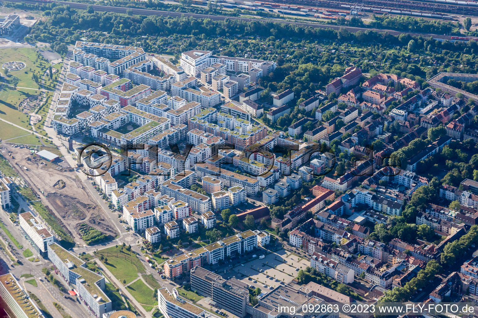 Vue aérienne de Parc de ville à le quartier Südstadt in Karlsruhe dans le département Bade-Wurtemberg, Allemagne