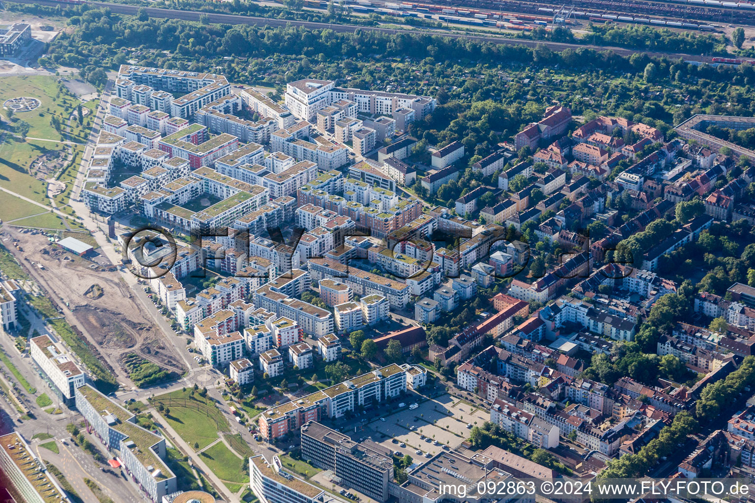 Vue aérienne de Parc de la ville à le quartier Südstadt in Karlsruhe dans le département Bade-Wurtemberg, Allemagne