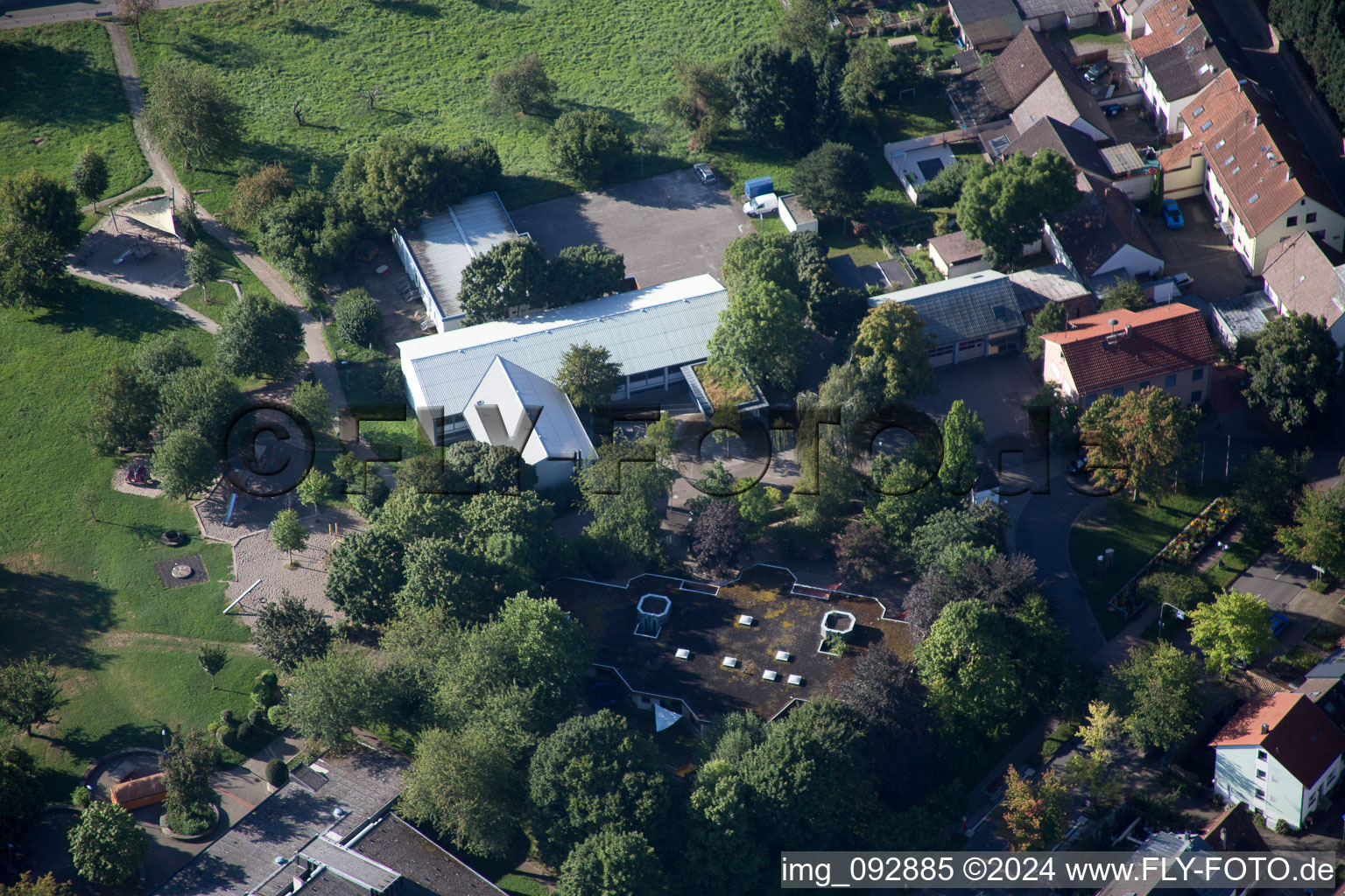 Quartier Hohenwettersbach in Karlsruhe dans le département Bade-Wurtemberg, Allemagne vue du ciel