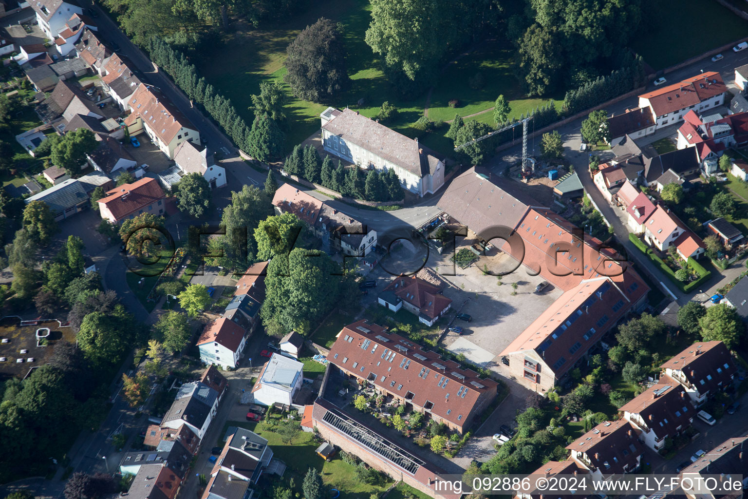 Enregistrement par drone de Quartier Hohenwettersbach in Karlsruhe dans le département Bade-Wurtemberg, Allemagne