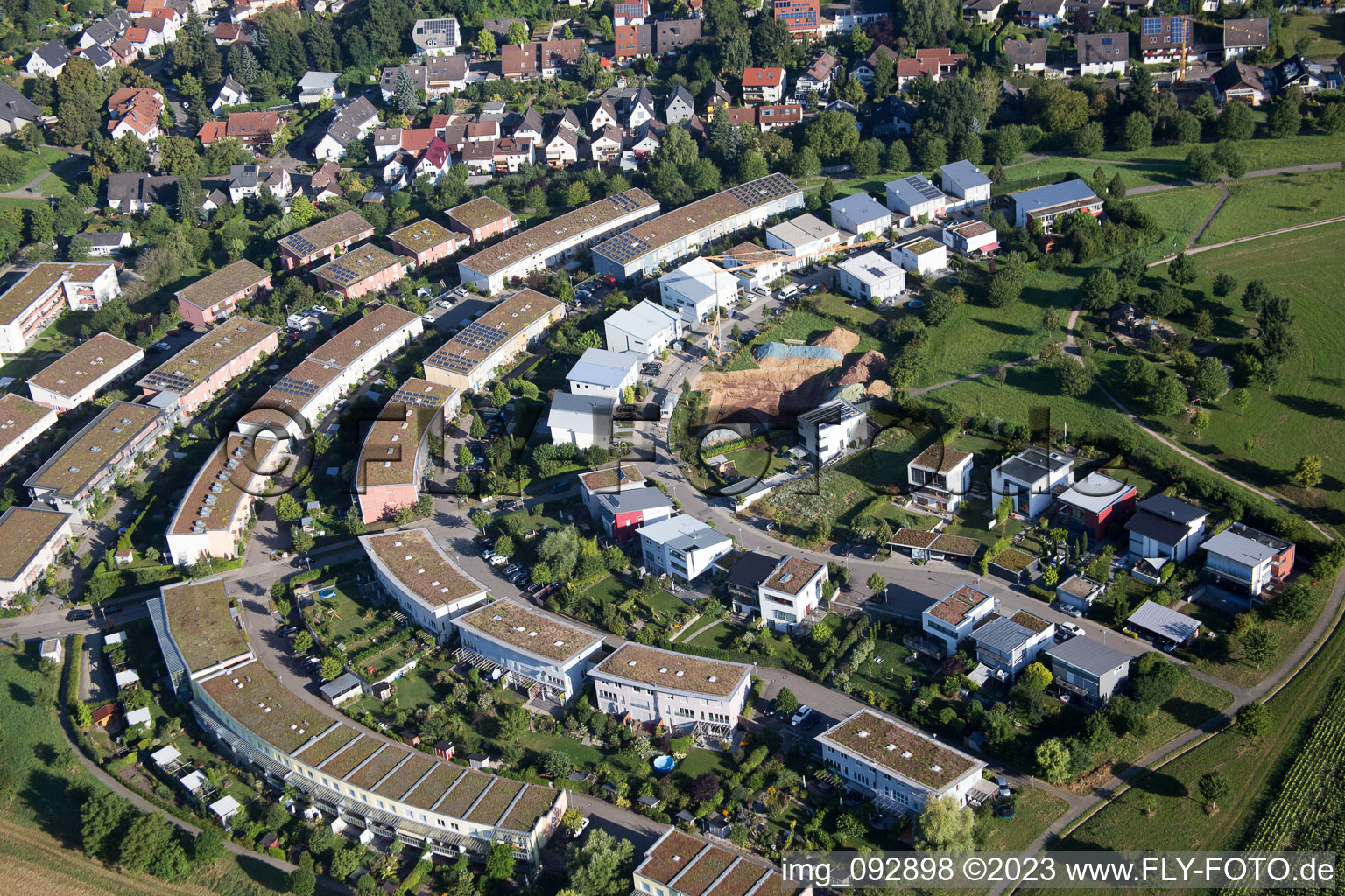 Quartier Hohenwettersbach in Karlsruhe dans le département Bade-Wurtemberg, Allemagne vu d'un drone