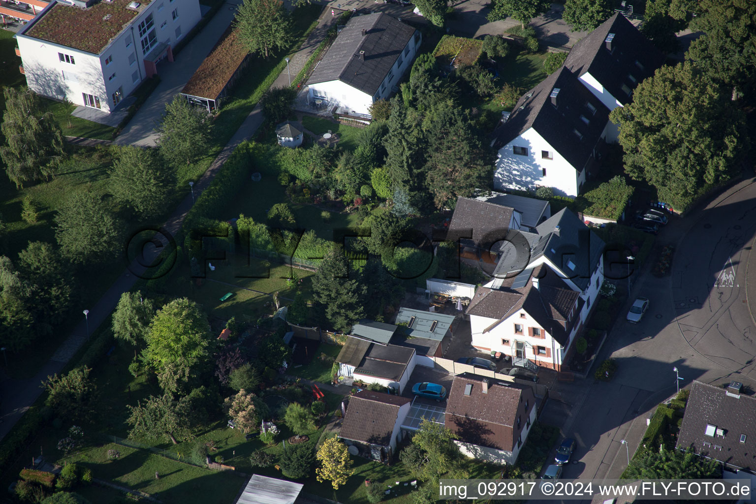 Nouvelle façon à le quartier Hohenwettersbach in Karlsruhe dans le département Bade-Wurtemberg, Allemagne d'en haut