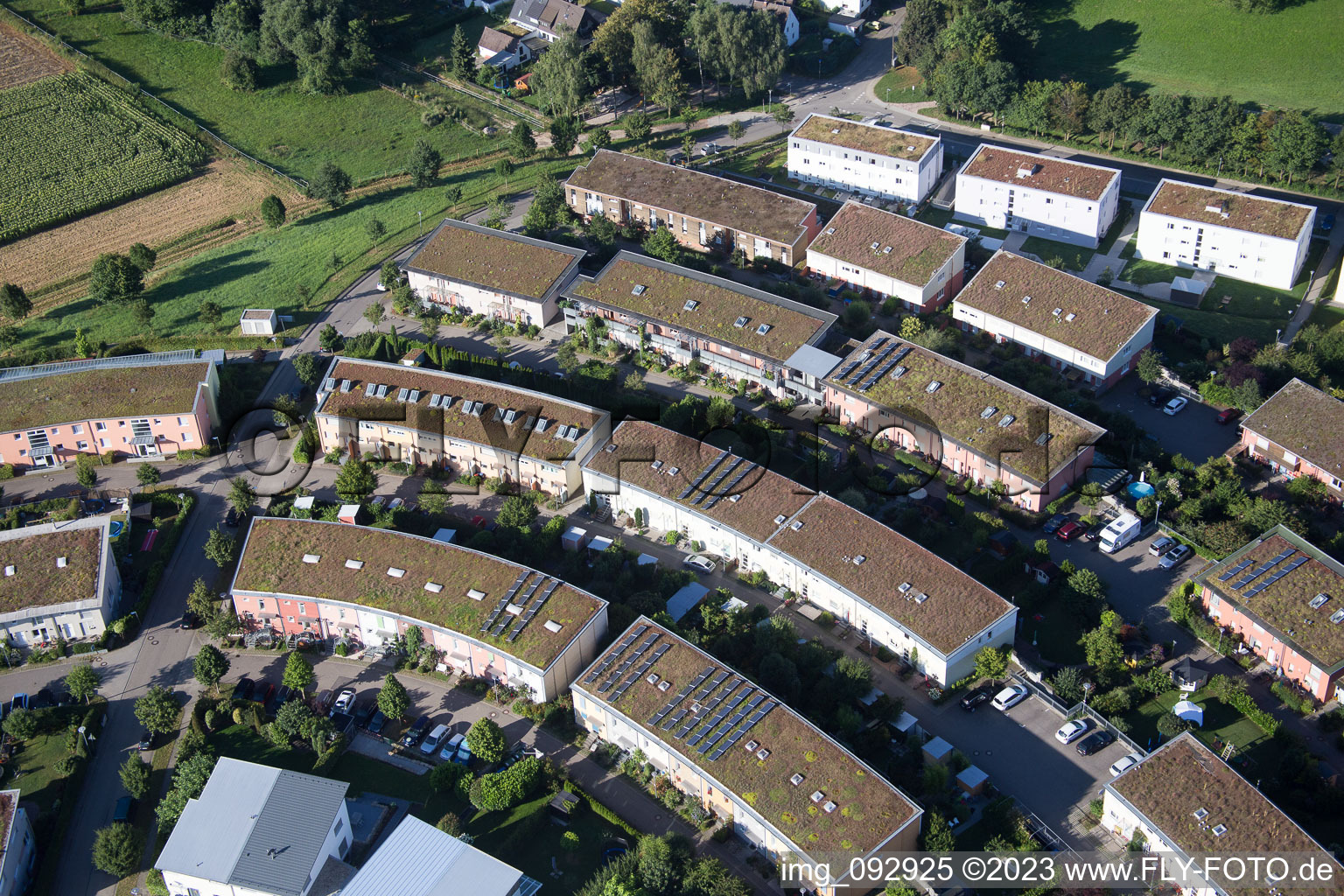 Enregistrement par drone de Quartier Hohenwettersbach in Karlsruhe dans le département Bade-Wurtemberg, Allemagne