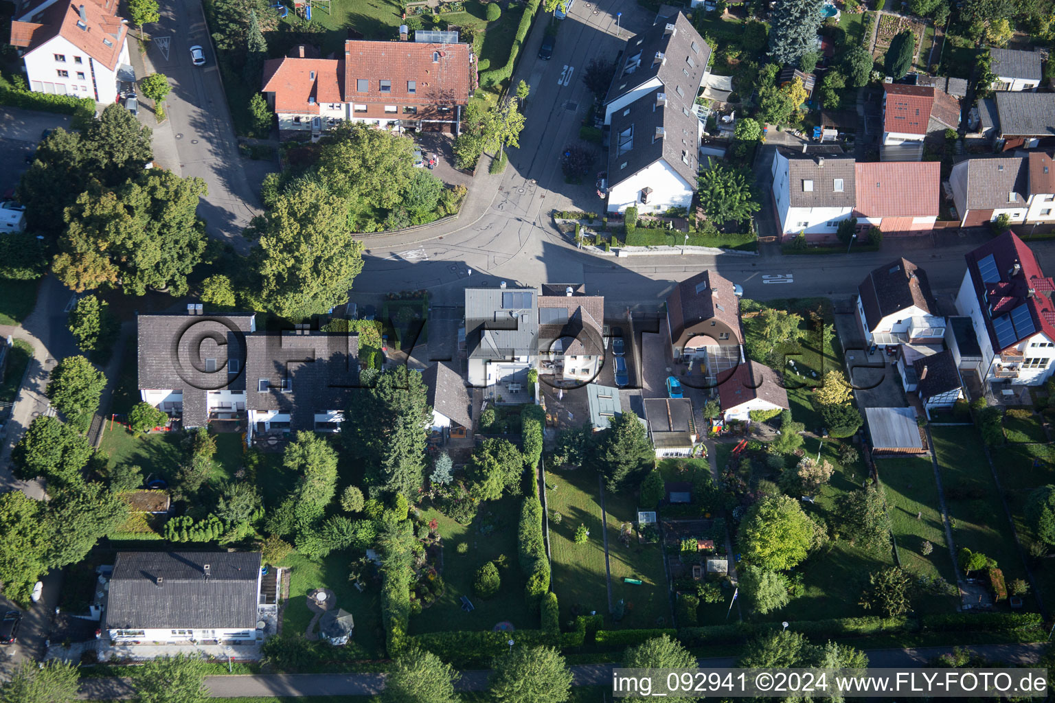 Quartier Hohenwettersbach in Karlsruhe dans le département Bade-Wurtemberg, Allemagne vu d'un drone