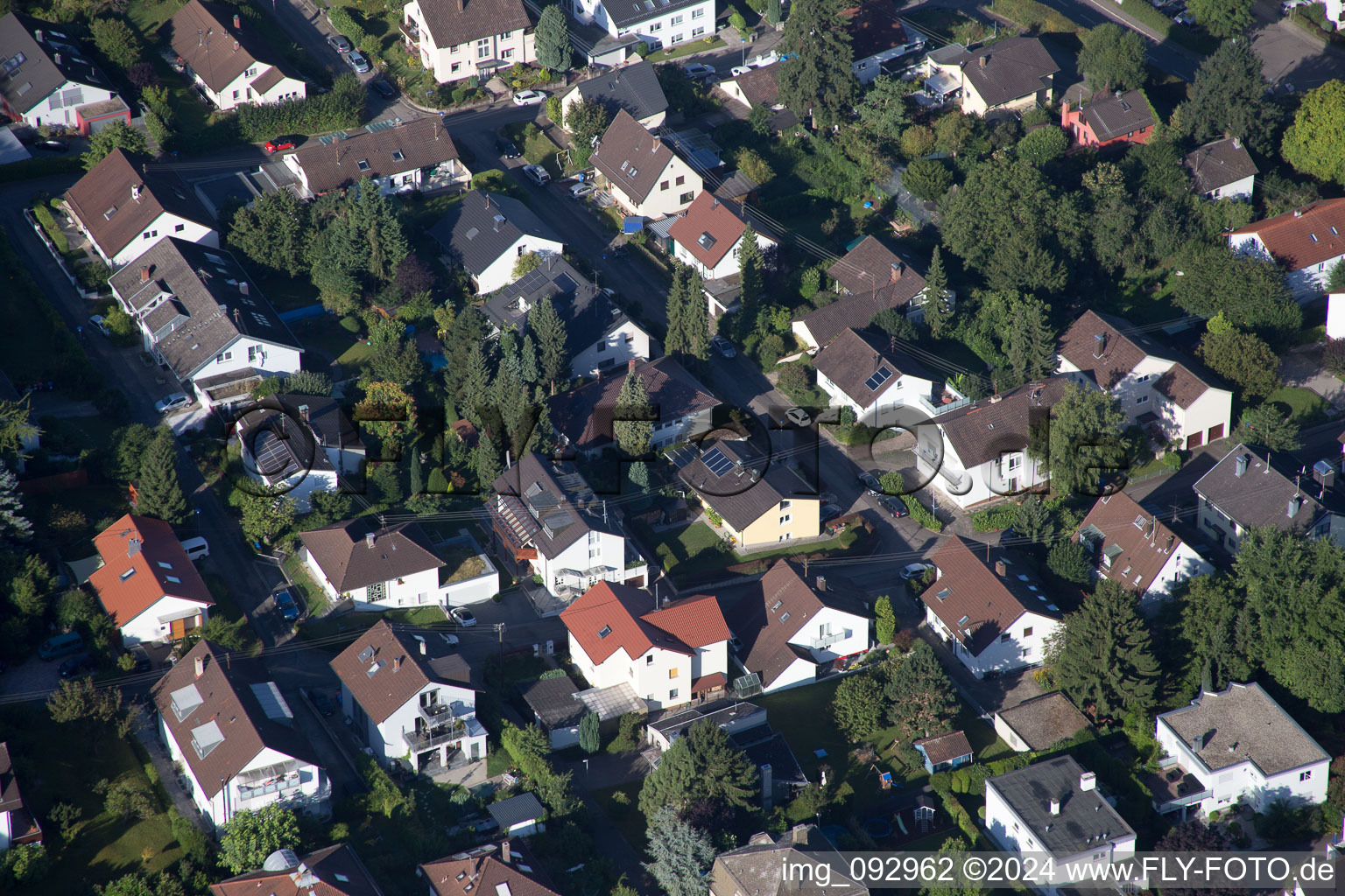 Vue aérienne de Zone de peuplement à le quartier Wolfartsweier in Karlsruhe dans le département Bade-Wurtemberg, Allemagne