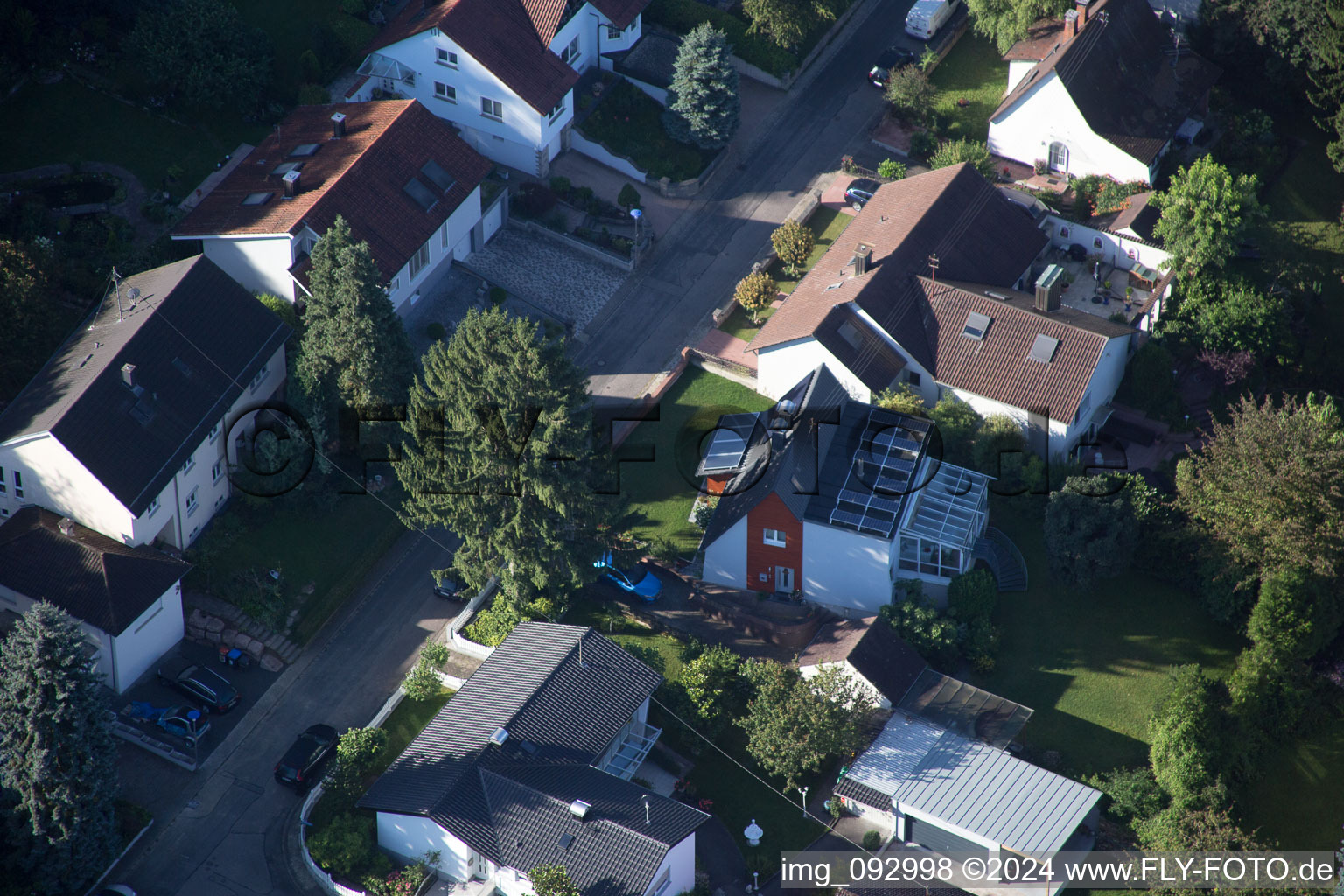 Vue aérienne de Quartier Wolfartsweier in Karlsruhe dans le département Bade-Wurtemberg, Allemagne