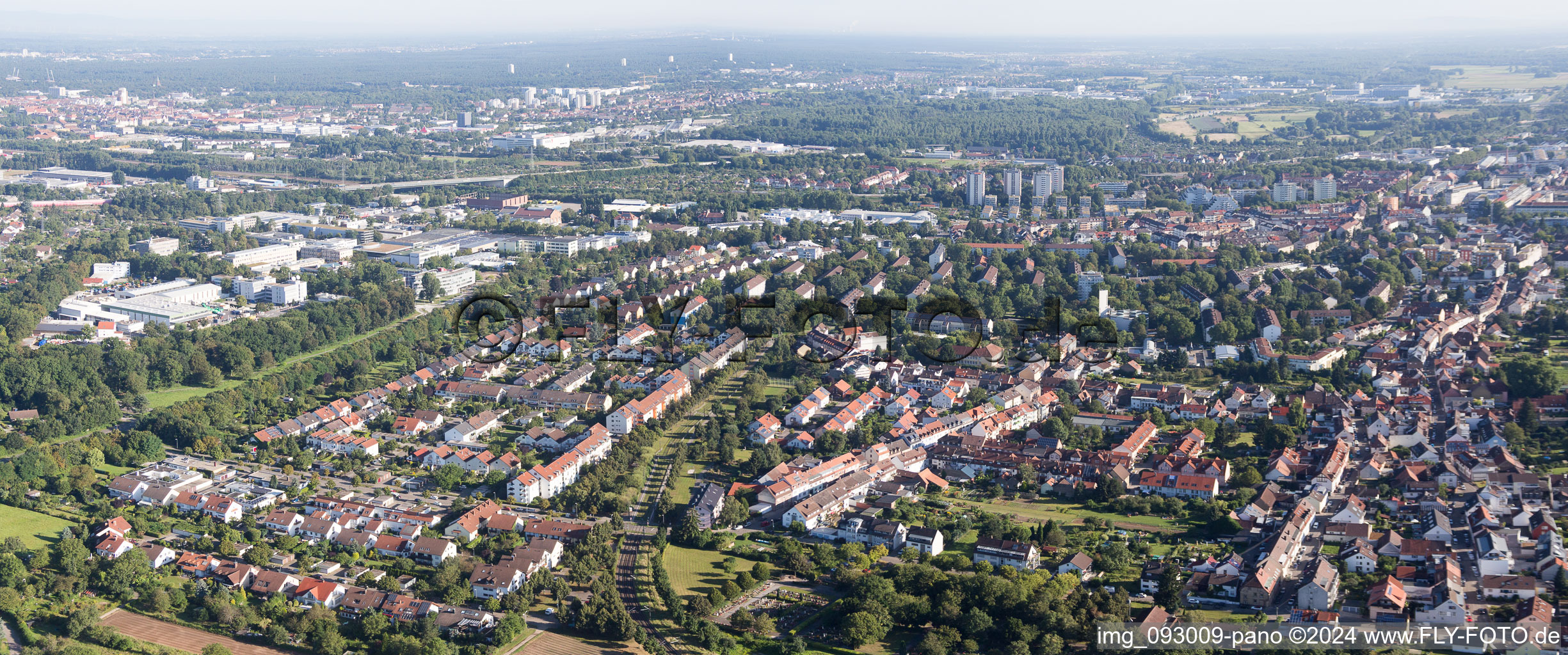 Vue aérienne de Aie à le quartier Durlach in Karlsruhe dans le département Bade-Wurtemberg, Allemagne