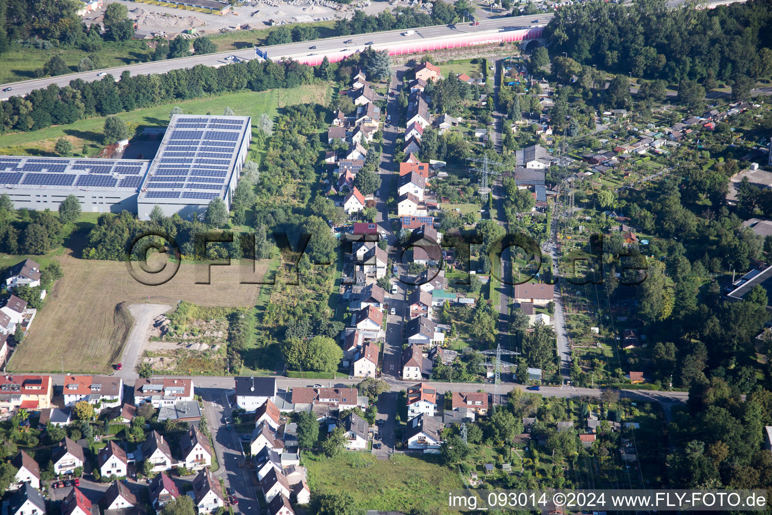 Vue aérienne de Rue Puits-Magnum à le quartier Durlach in Karlsruhe dans le département Bade-Wurtemberg, Allemagne