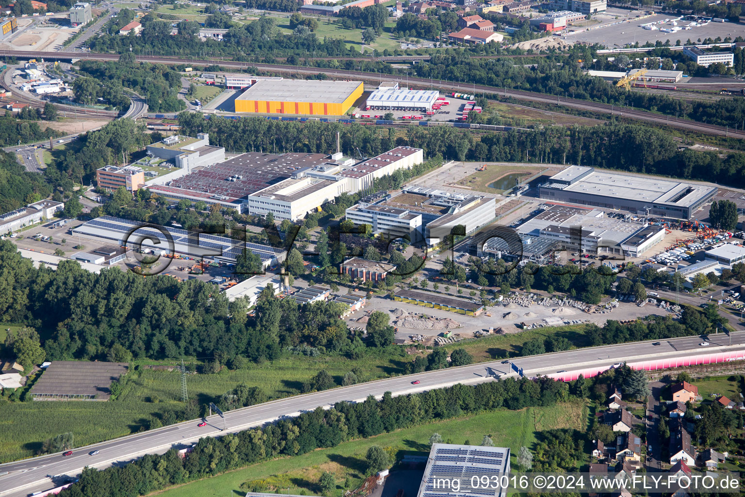 Vue aérienne de Ottostr à le quartier Oststadt in Karlsruhe dans le département Bade-Wurtemberg, Allemagne