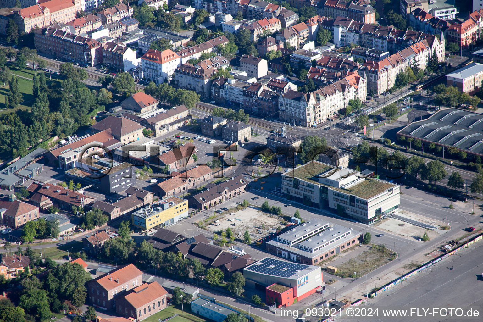 Vue aérienne de Ancien abattoir à le quartier Oststadt in Karlsruhe dans le département Bade-Wurtemberg, Allemagne