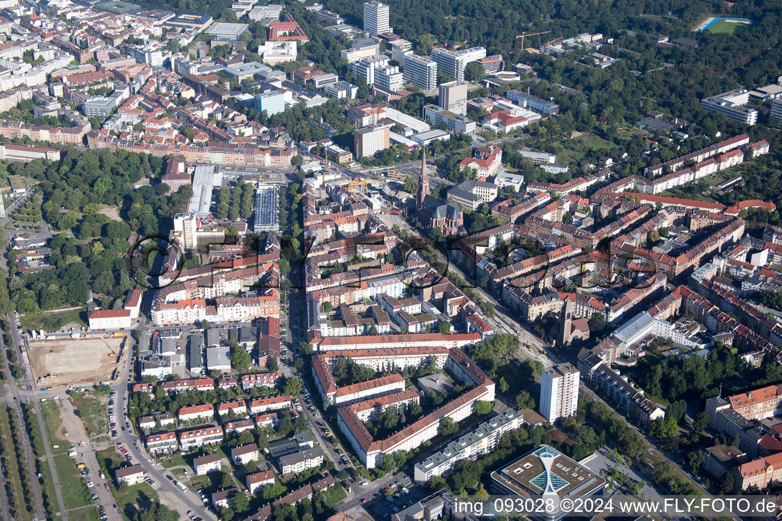 Vue aérienne de Rue Gottesauer à le quartier Oststadt in Karlsruhe dans le département Bade-Wurtemberg, Allemagne