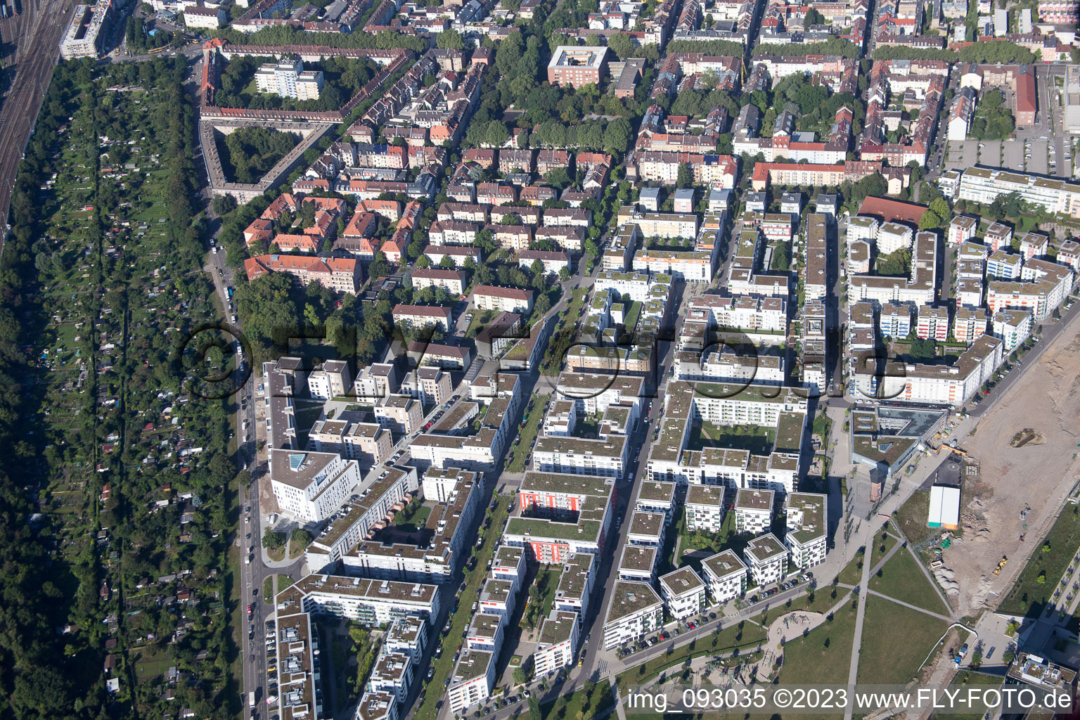 Quartier Oststadt in Karlsruhe dans le département Bade-Wurtemberg, Allemagne depuis l'avion